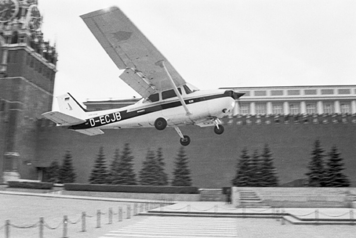 самолет матиаса руста севшего в кремле фото
