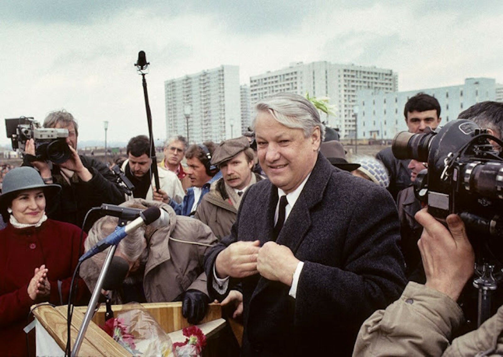 Советское общество 1991. Б. Н. Ельцин на митинге в Братеево.
